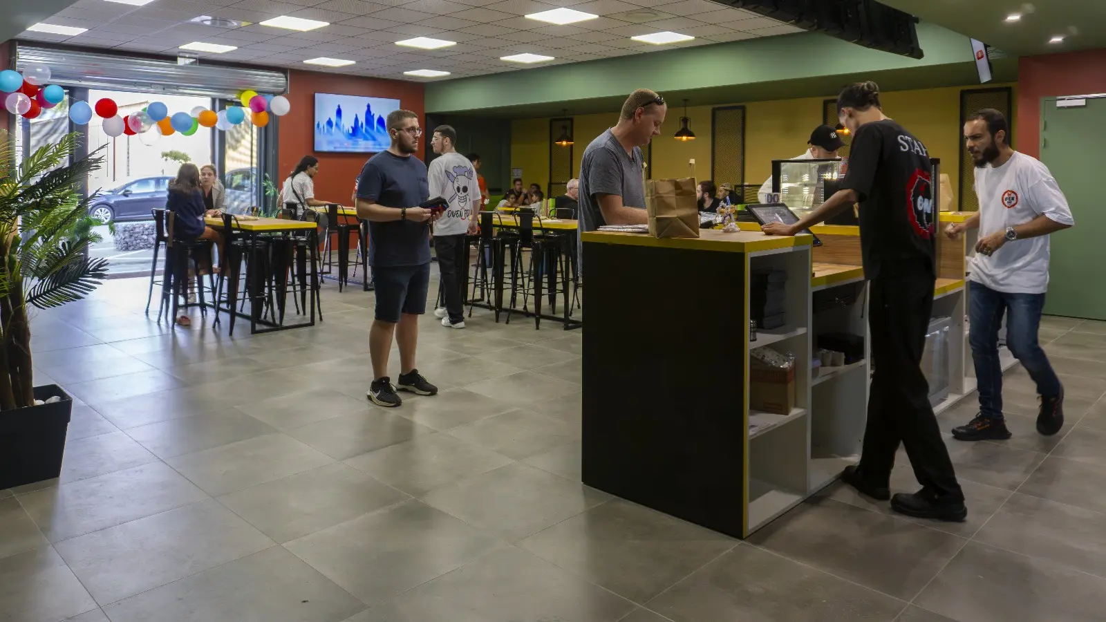 Savourez nos sp&eacute;cialit&eacute;s chez Oven Food L&eacute;zignan-Corbi&egrave;res